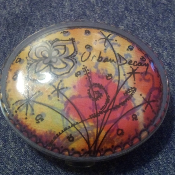 Urban Decay Other - PICK 2 FOR 30 URBAN DECAY DELUXE EYESHADOW